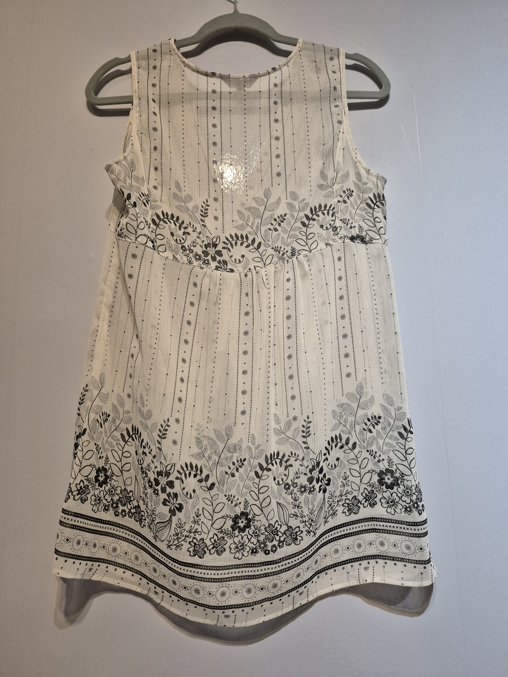 Reitmans White Sleeveless V-Neck Boho Floral Tunic - Picture 5 of 8